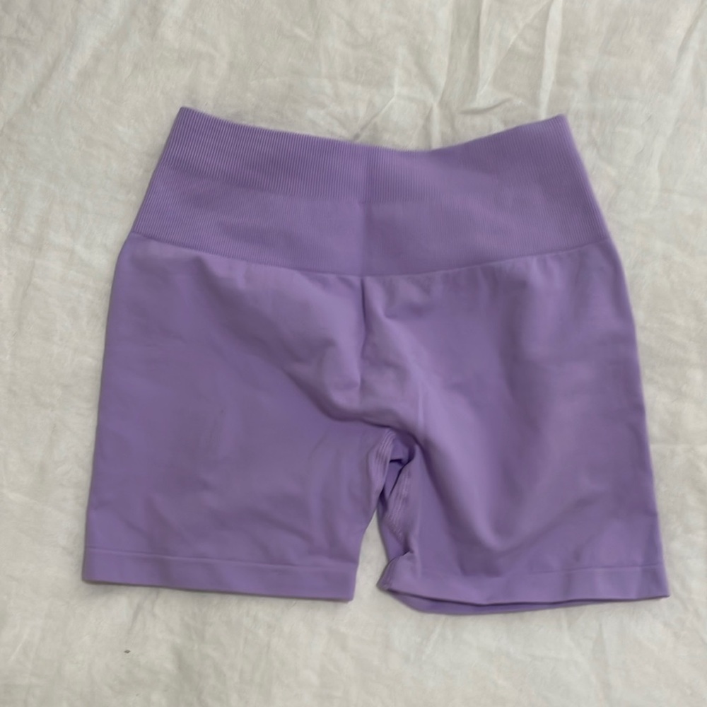 Aurola scrunch bum shorts